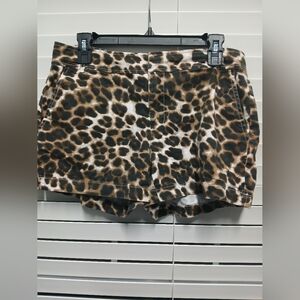 Prew- owned Leopard Print Women's Clean  Shorts Sz 4